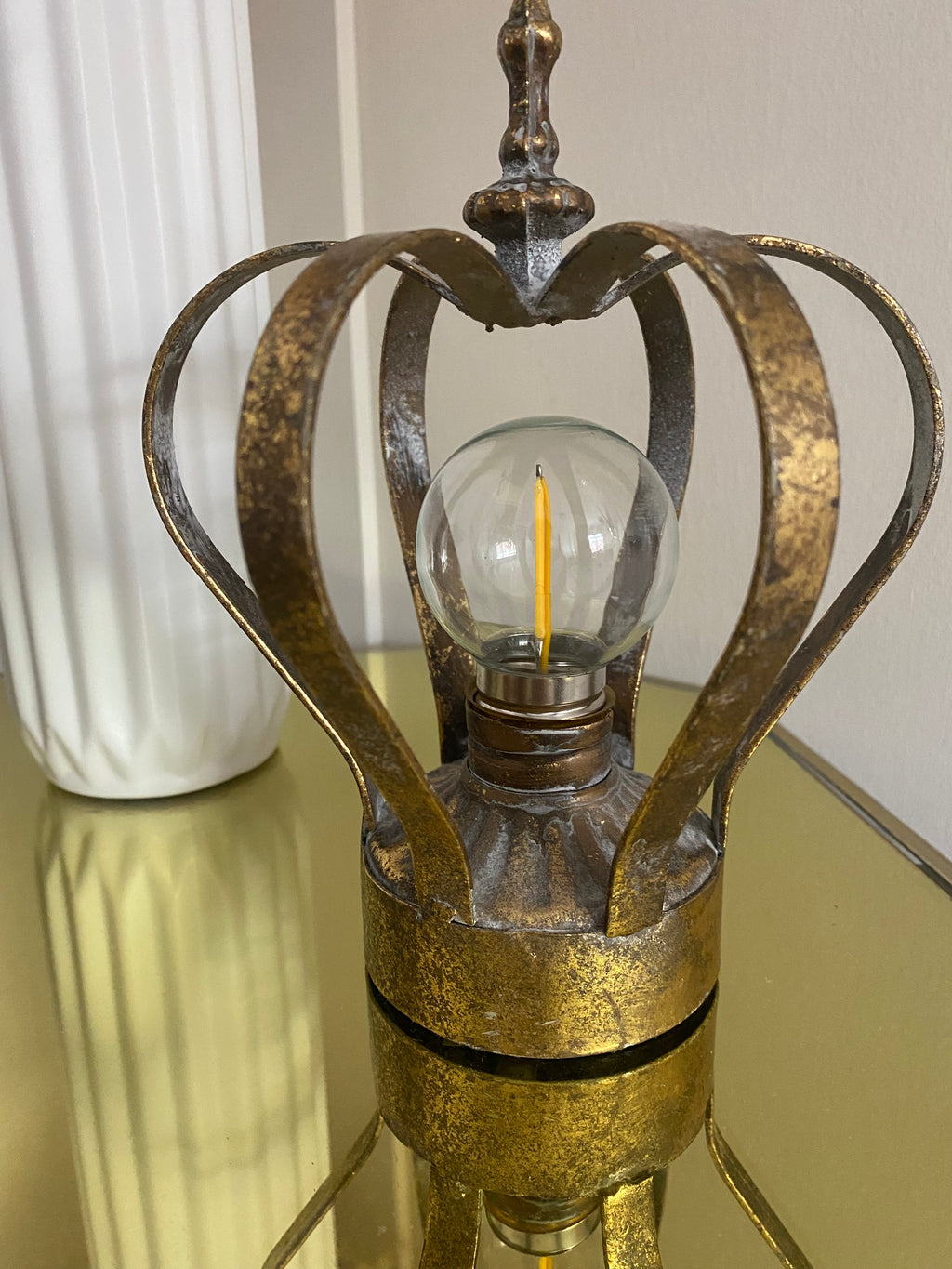 Antiqued Gold Crown Lamp