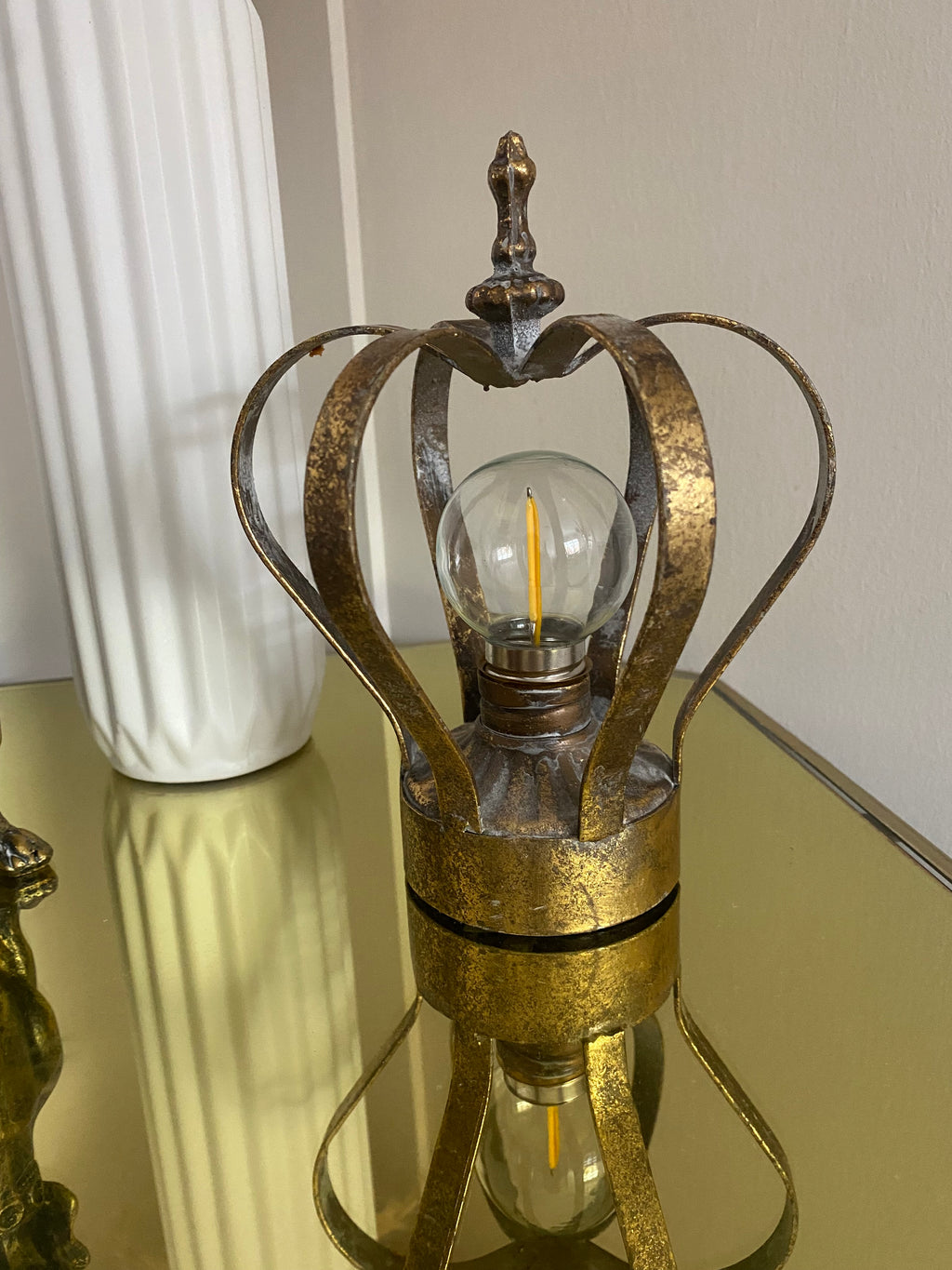 Antiqued Gold Crown Lamp