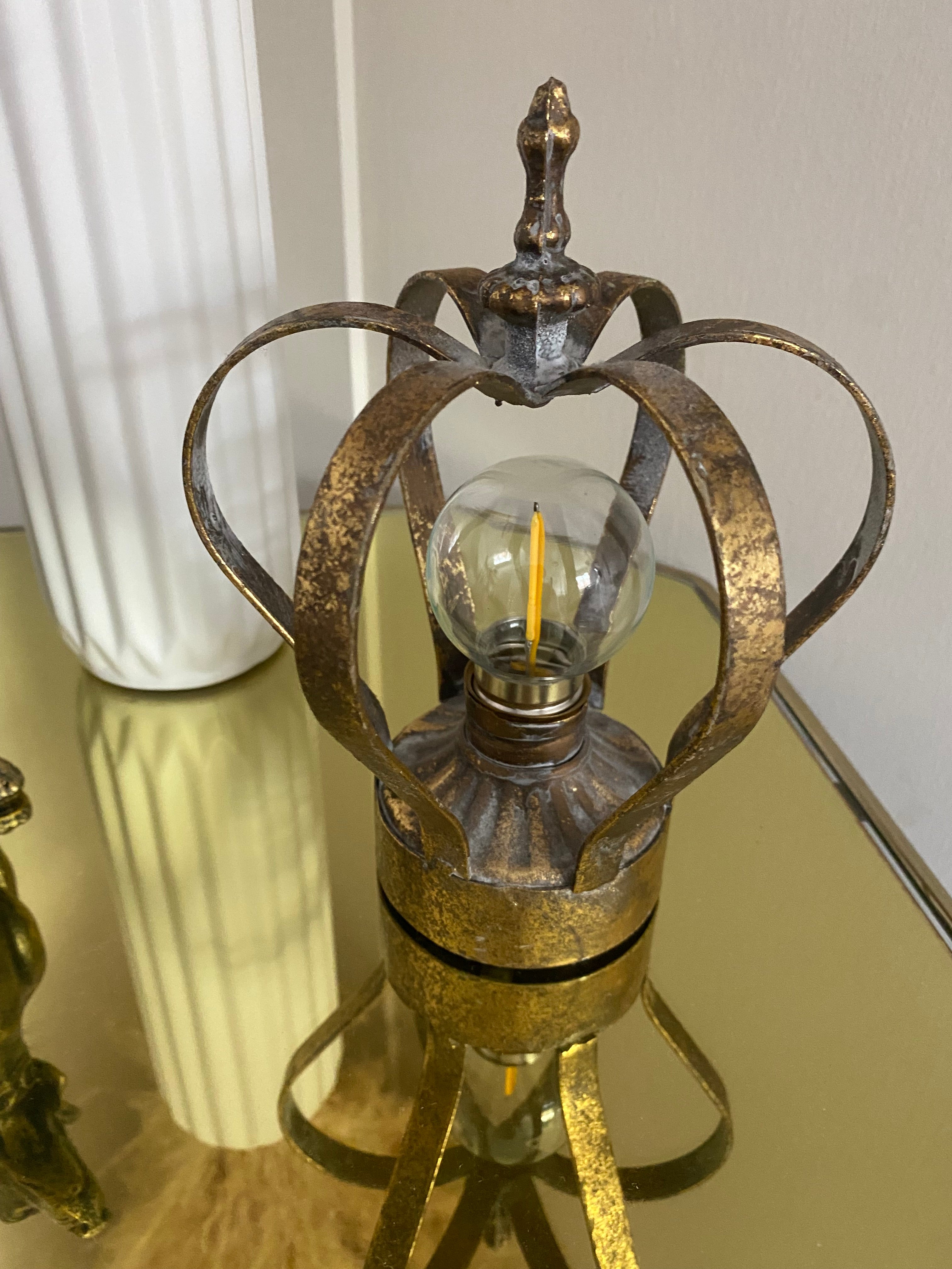 Antiqued Gold Crown Lamp