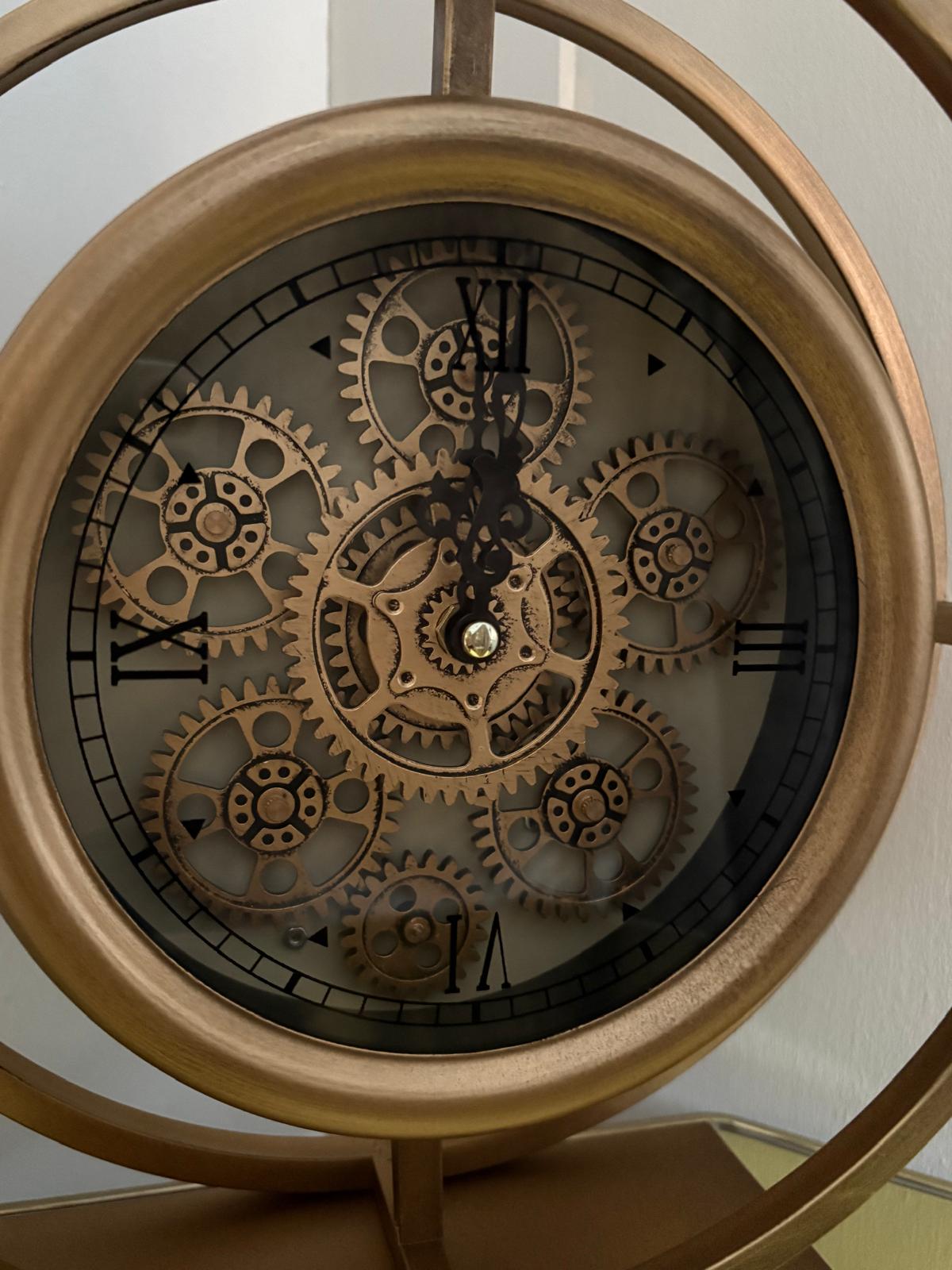 Vintage-Style Gear Clock - Steampunk Mechanical Moving Cog Display